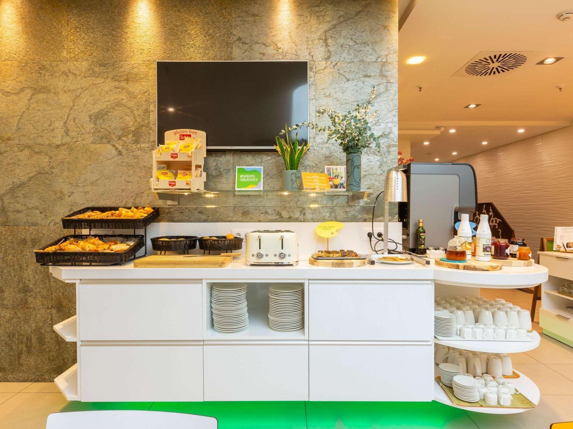 Ibis Styles Madrid Prado Hotel Екстериор снимка