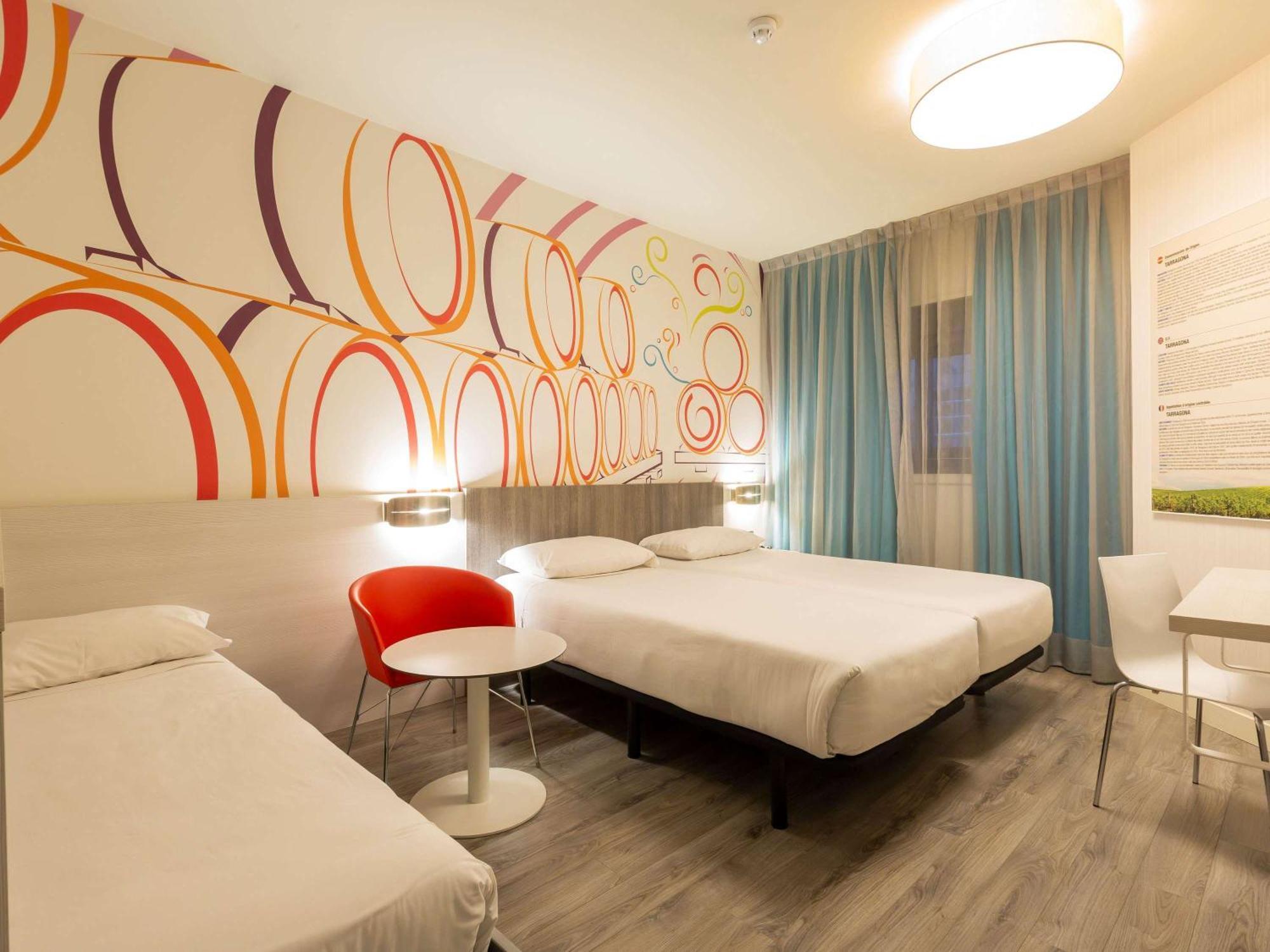 Ibis Styles Madrid Prado Hotel Екстериор снимка