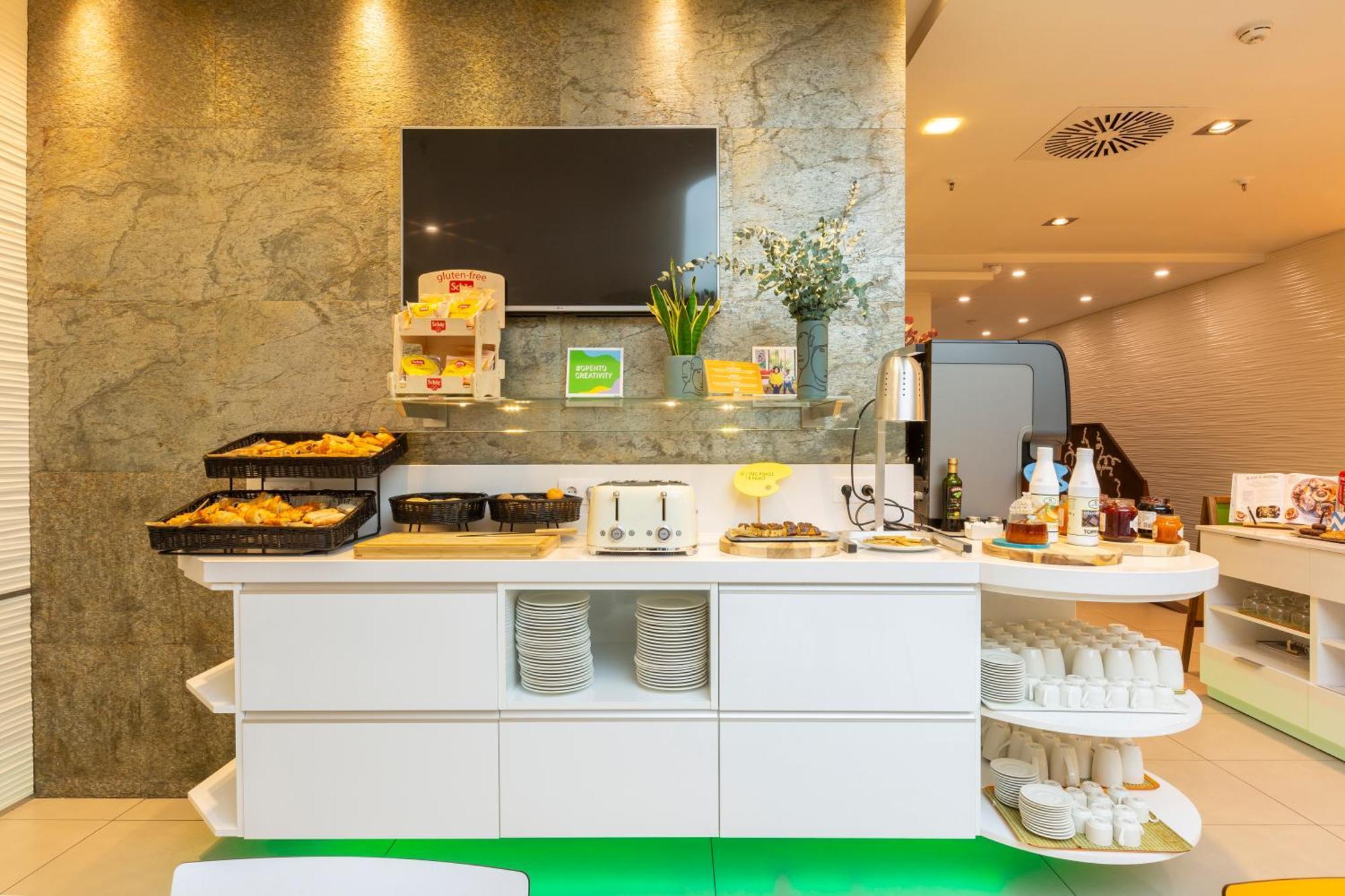 Ibis Styles Madrid Prado Hotel Екстериор снимка